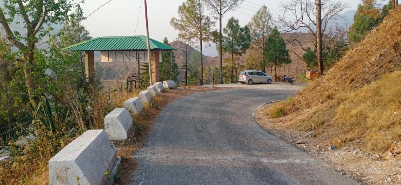 Blue Pine Orchards - Villas Lansdowne Esterno foto