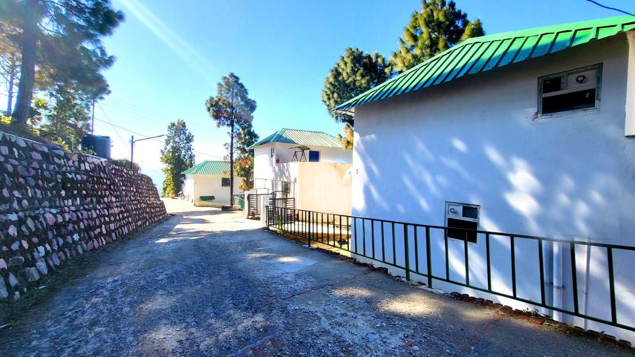 Blue Pine Orchards - Villas Lansdowne Esterno foto