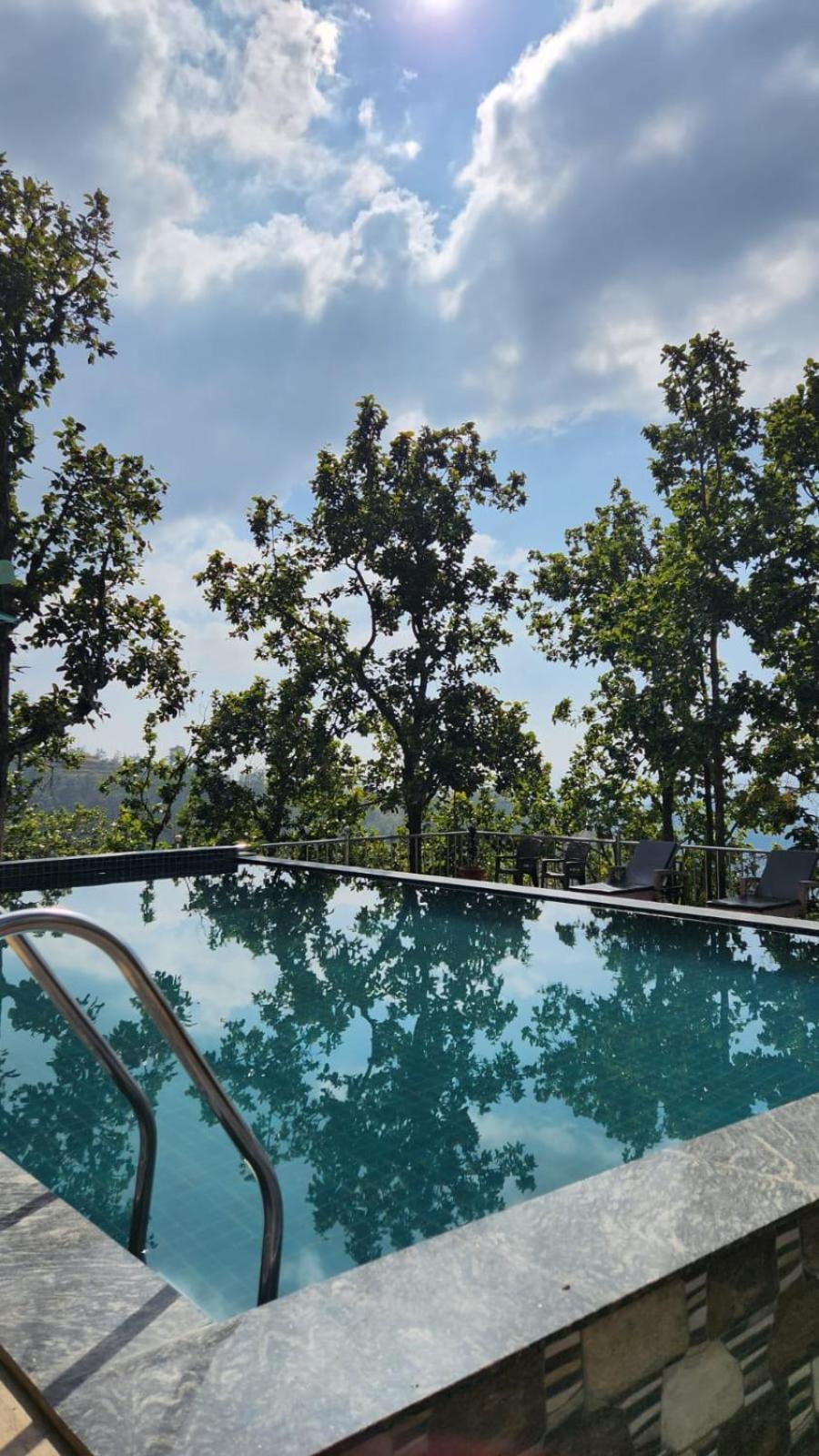 Blue Pine Orchards - Villas Lansdowne Esterno foto